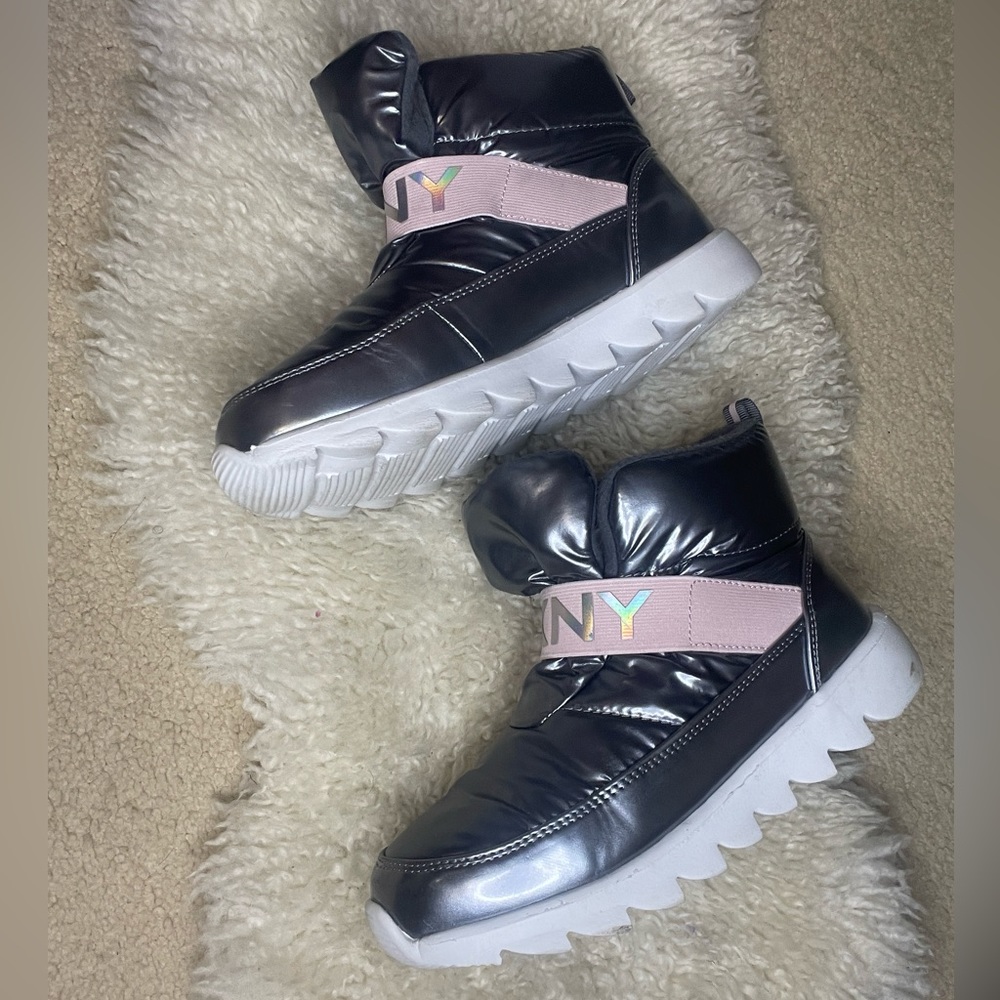 Taavi ‘s Threads: DKNY Snow Boots